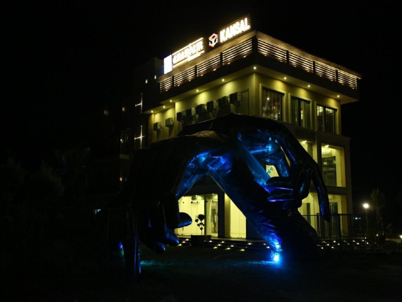 Anandam Clarks Inn Suites Vrindāvan מראה חיצוני תמונה