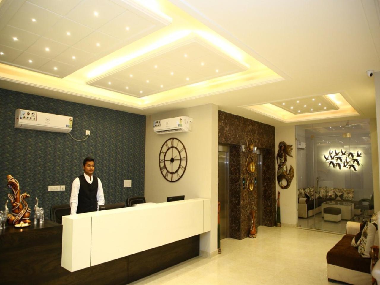 Anandam Clarks Inn Suites Vrindāvan מראה חיצוני תמונה