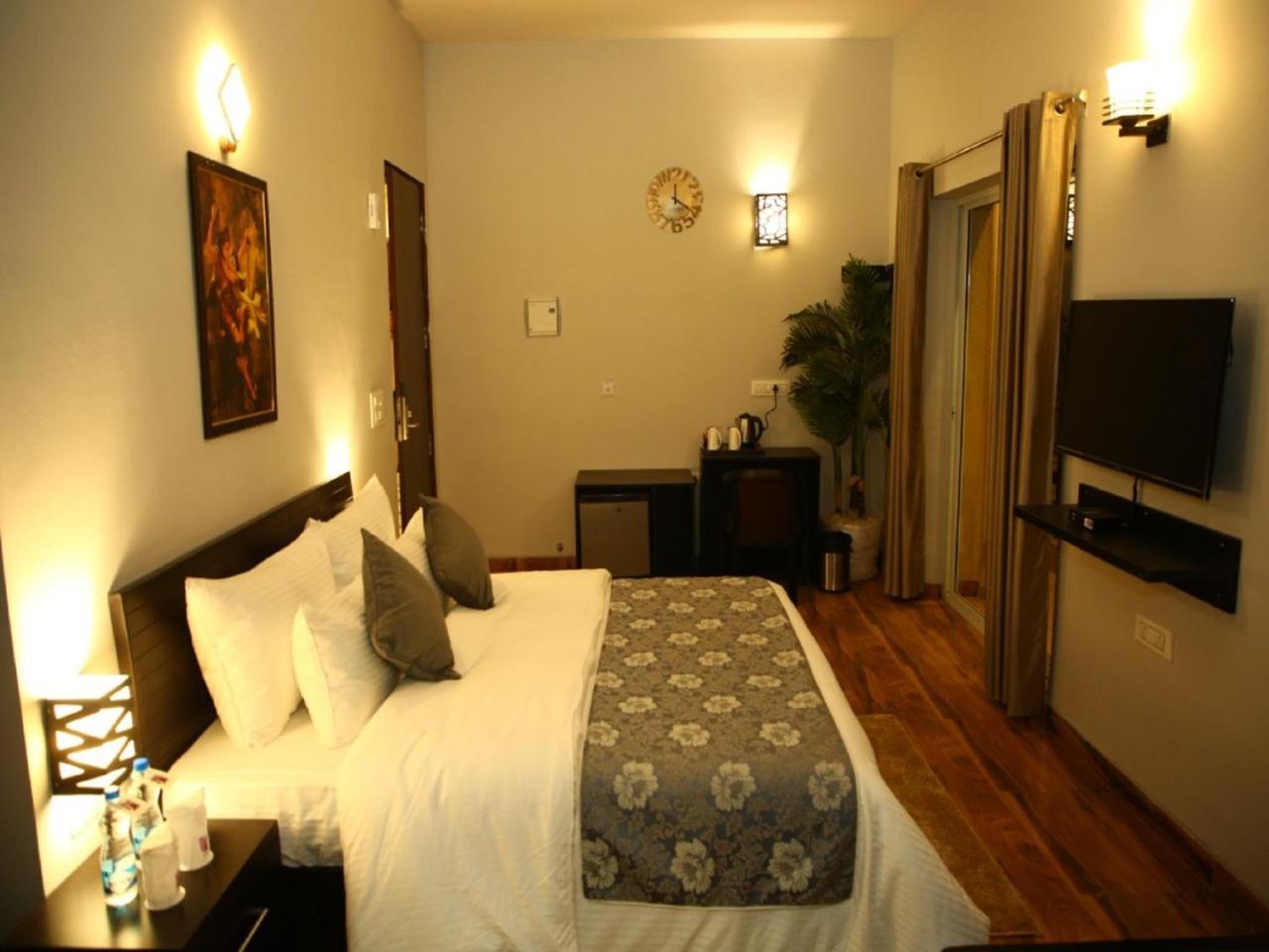 Anandam Clarks Inn Suites Vrindāvan מראה חיצוני תמונה