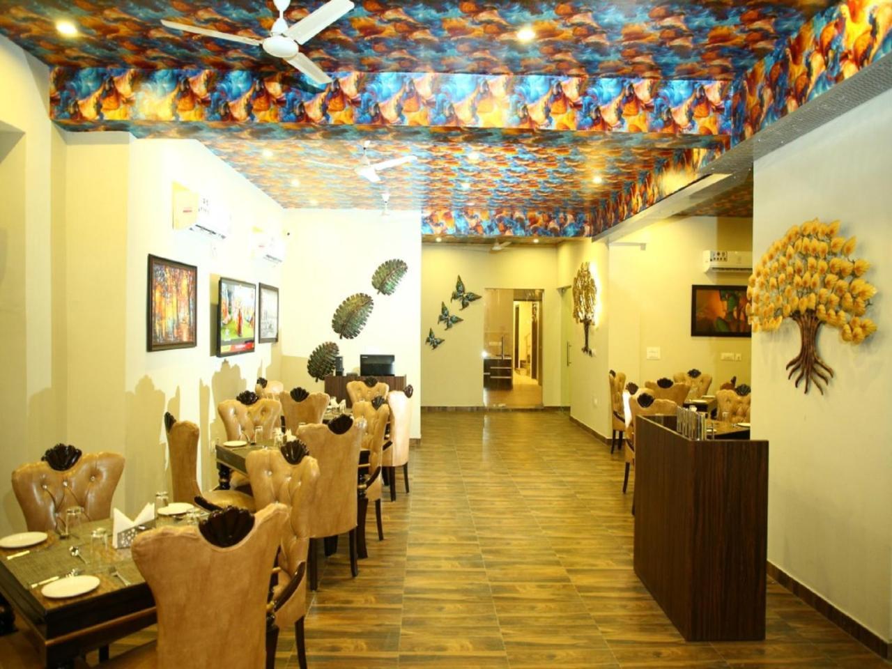 Anandam Clarks Inn Suites Vrindāvan מראה חיצוני תמונה