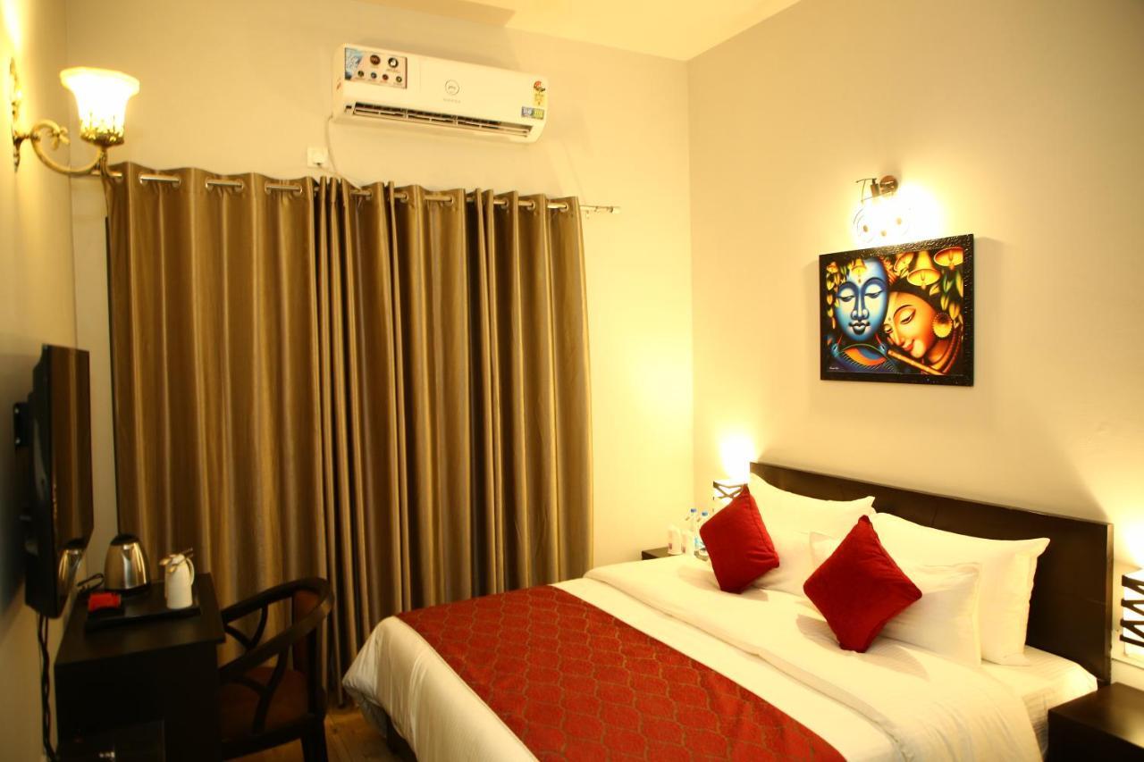 Anandam Clarks Inn Suites Vrindāvan מראה חיצוני תמונה