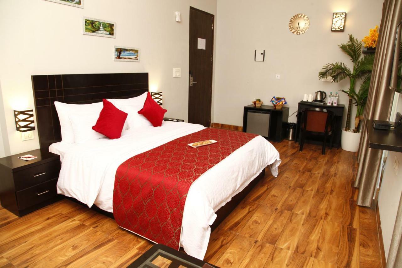 Anandam Clarks Inn Suites Vrindāvan מראה חיצוני תמונה