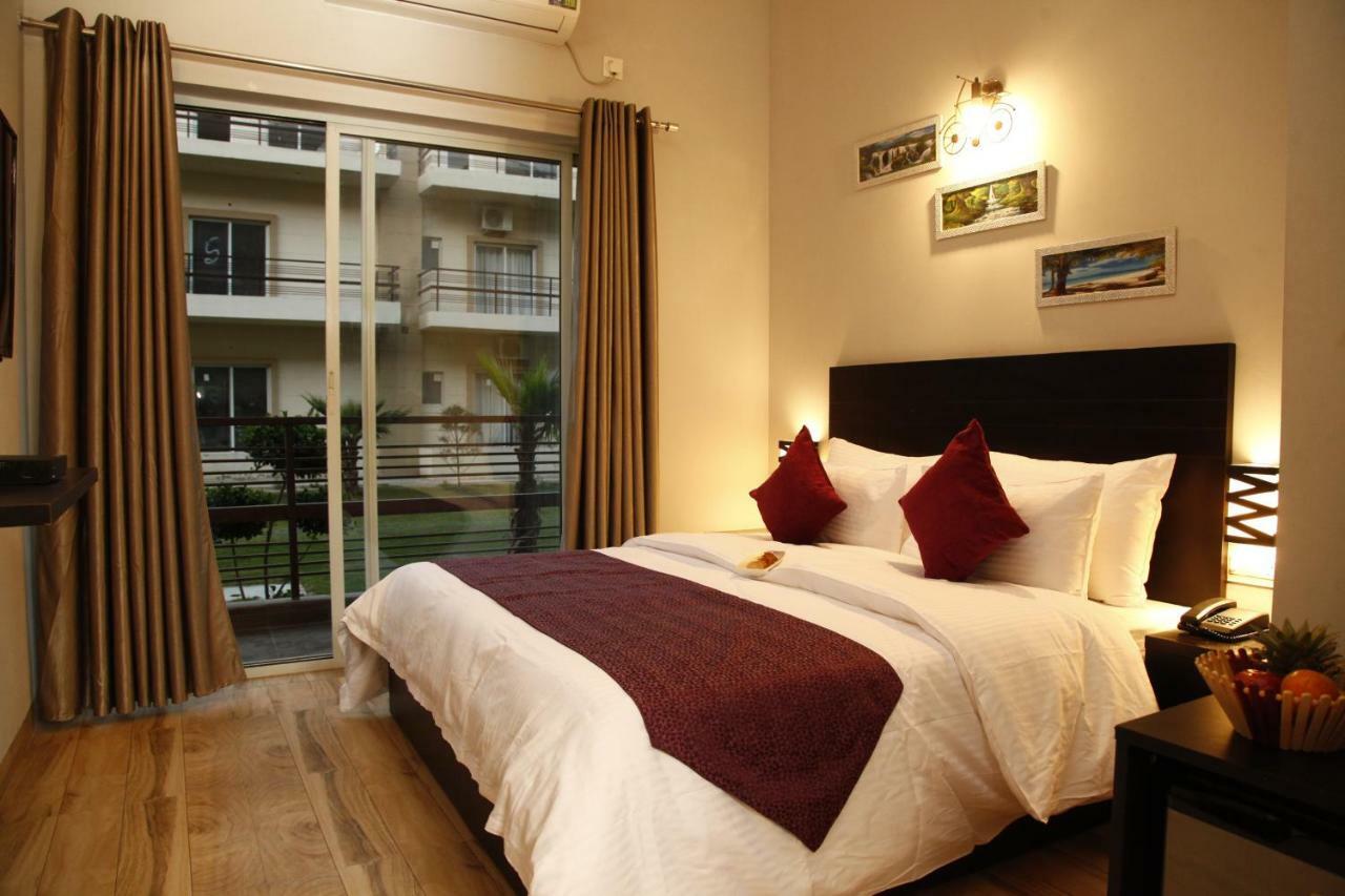 Anandam Clarks Inn Suites Vrindāvan מראה חיצוני תמונה