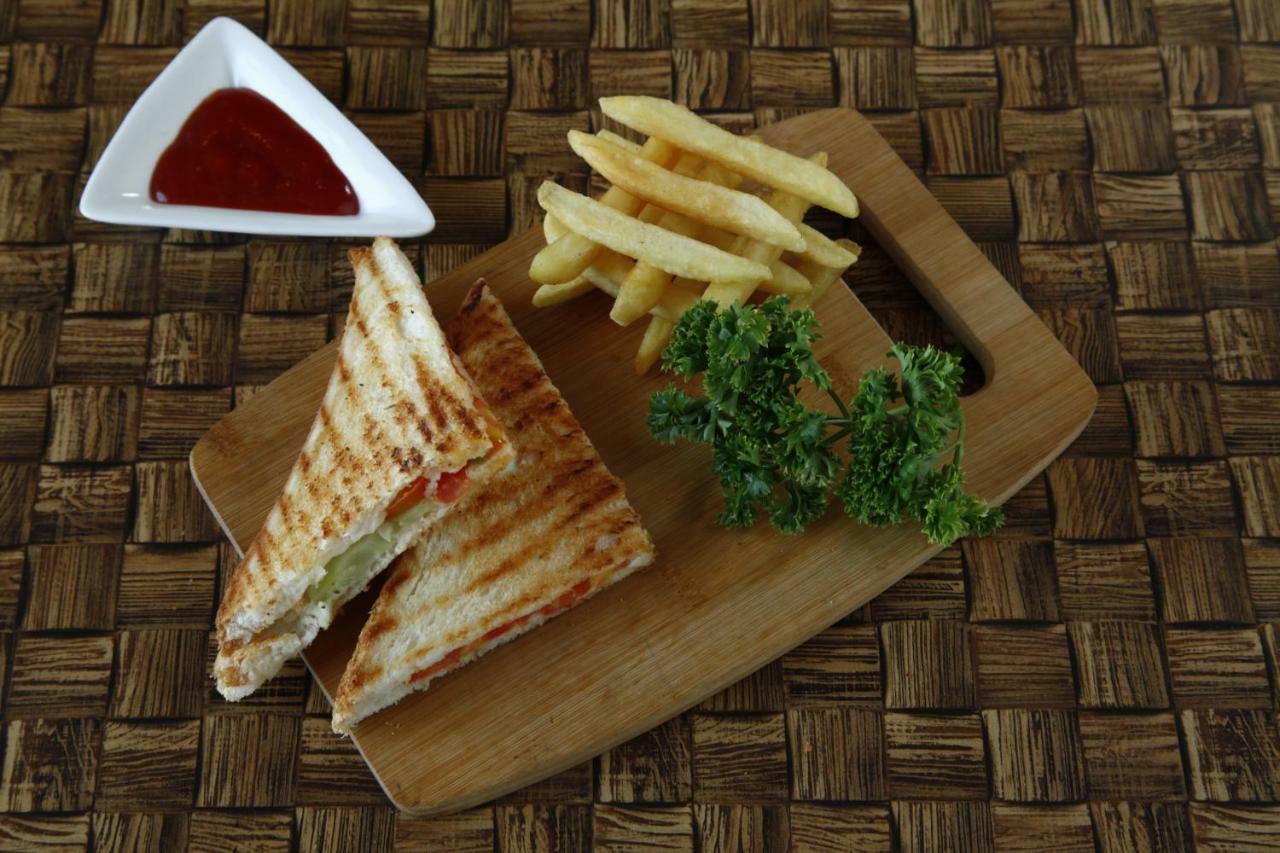 Anandam Clarks Inn Suites Vrindāvan מראה חיצוני תמונה