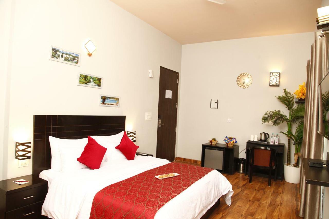 Anandam Clarks Inn Suites Vrindāvan מראה חיצוני תמונה