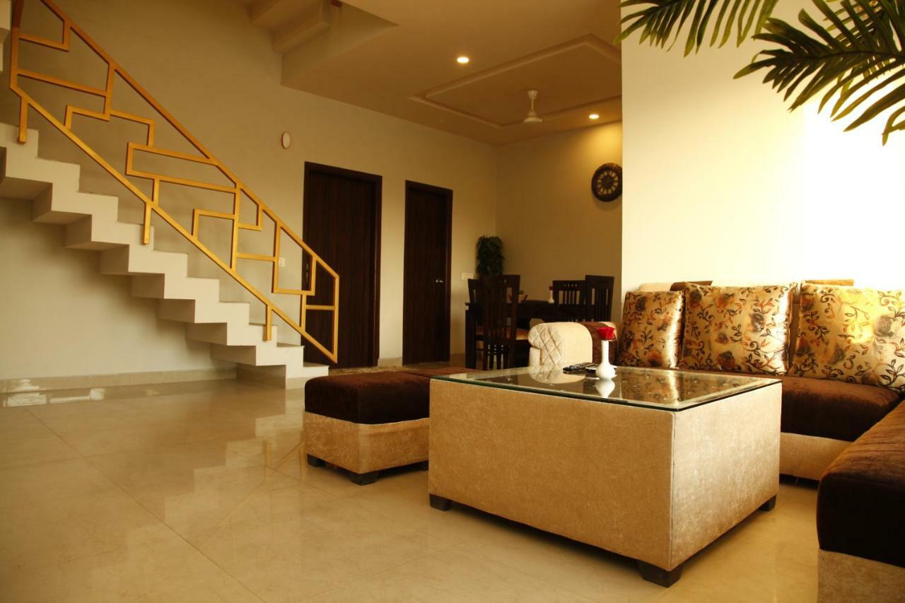 Anandam Clarks Inn Suites Vrindāvan מראה חיצוני תמונה