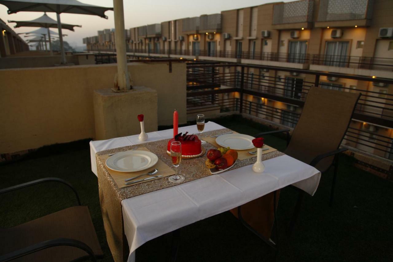 Anandam Clarks Inn Suites Vrindāvan מראה חיצוני תמונה