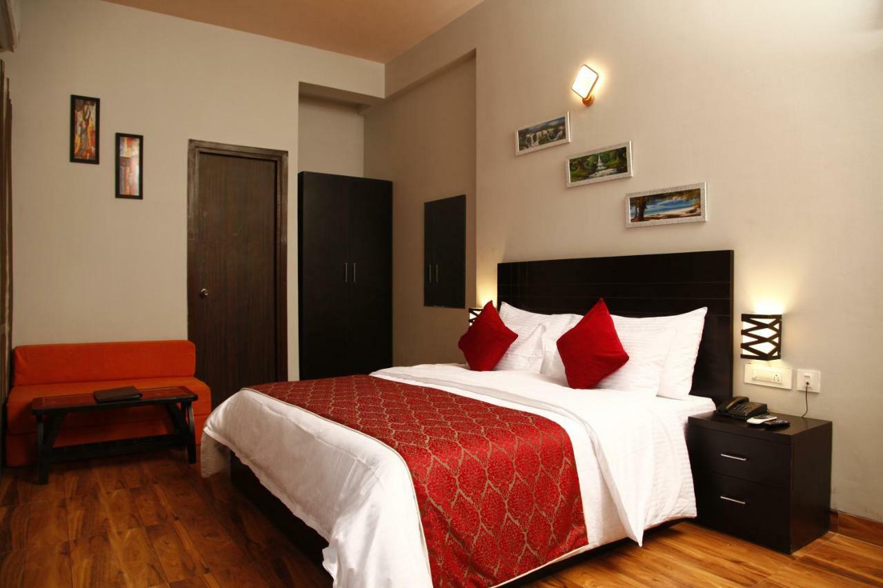 Anandam Clarks Inn Suites Vrindāvan מראה חיצוני תמונה