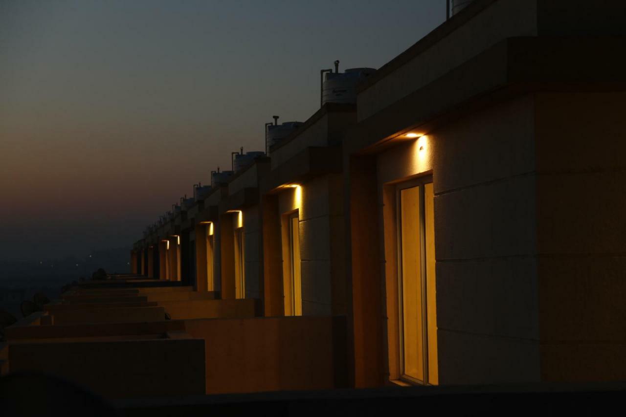 Anandam Clarks Inn Suites Vrindāvan מראה חיצוני תמונה